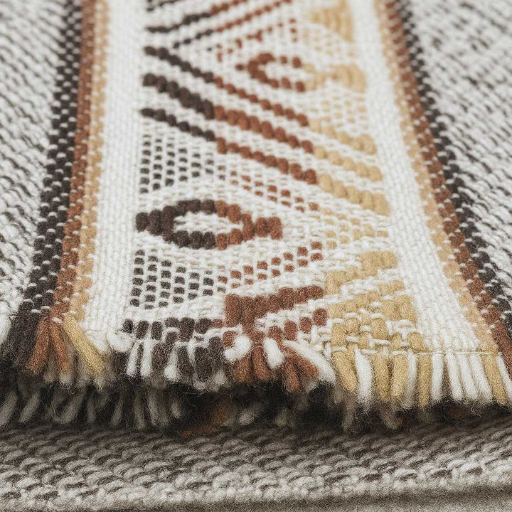 Chicaloma - Heavy and Thick Llama wool throw Blanket - Geometric pattern