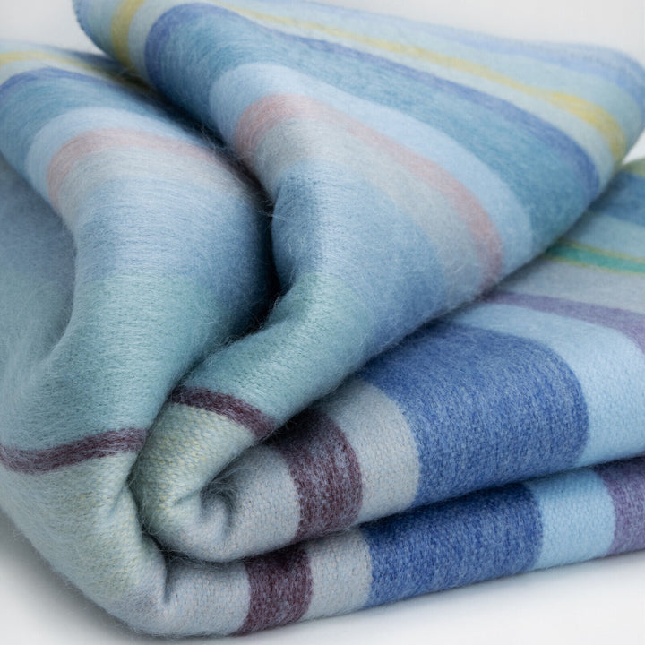 Sigsipamba baby alpaca wool blanket – product photo 1