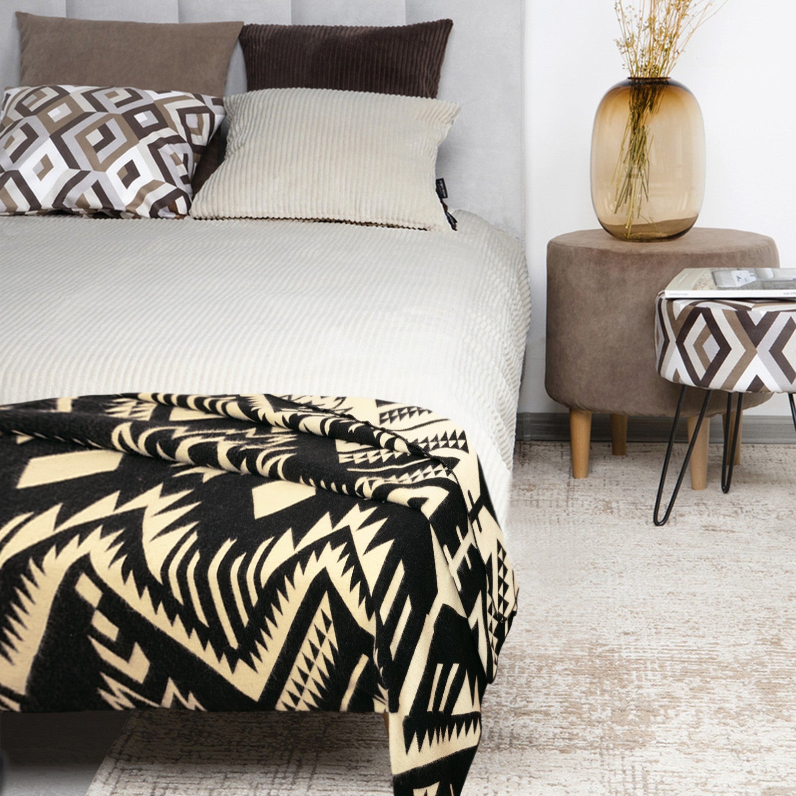 Tarpuna Alpaca Blanket – XL Reversible AZTEC Cream/Black Throw