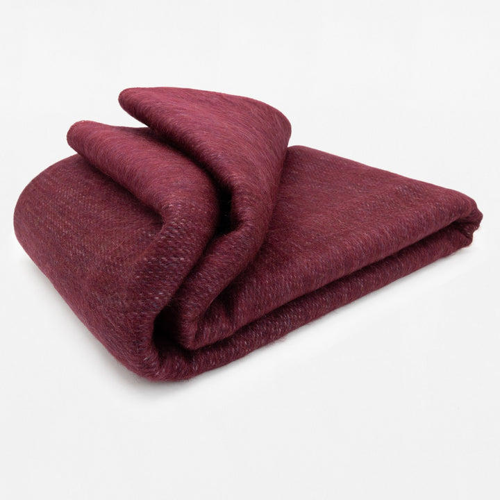 Totoracocha double density baby alpaca wool blanket – product photo 1