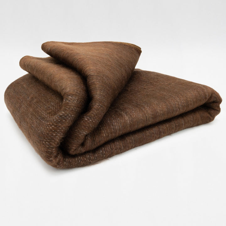 Mulalo double density baby alpaca wool blanket – product photo 1