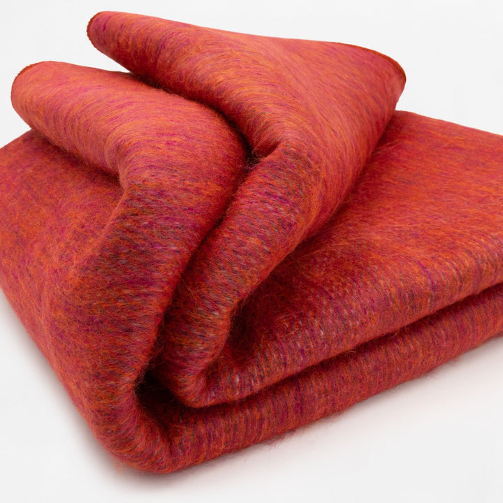 Kuyana double density baby alpaca wool blanket – product photo 1