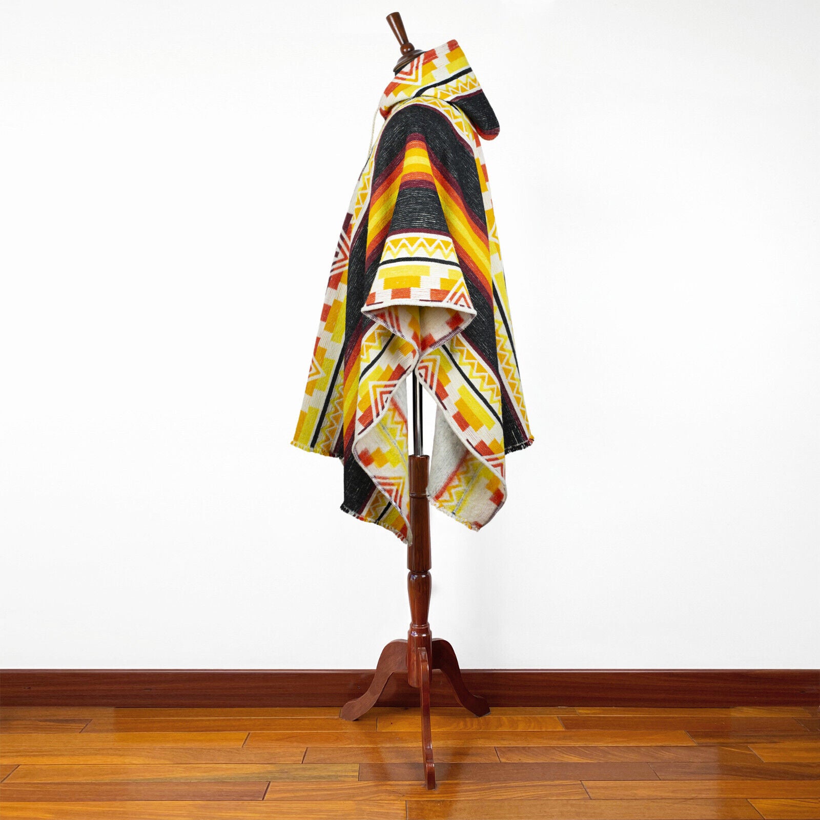 Tehuelches - Tehuelches capes made of llama wool