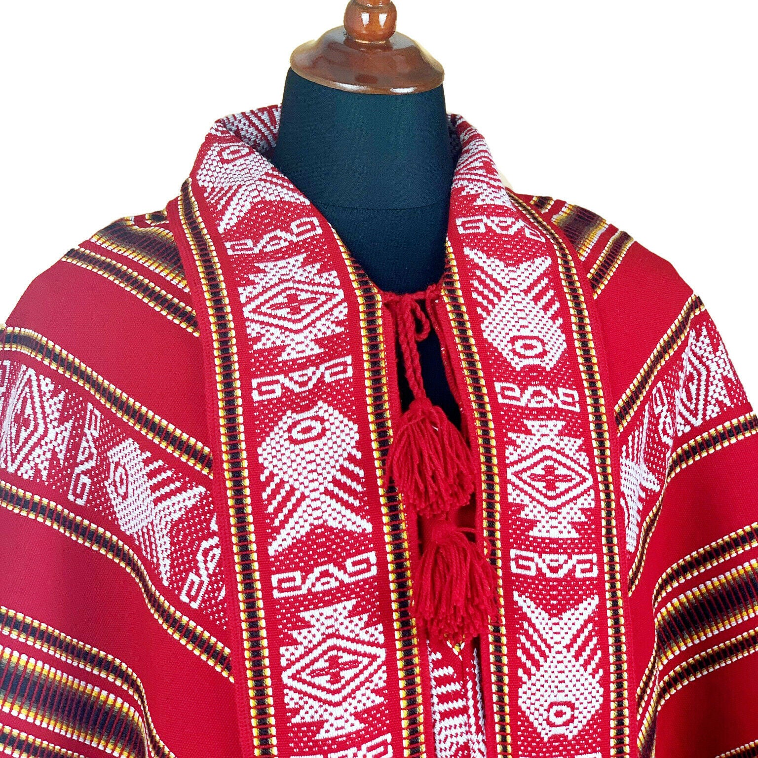 Paquintza - Alpaca wool Serape Poncho with scarf - Piranha pattern - Red - Unisex