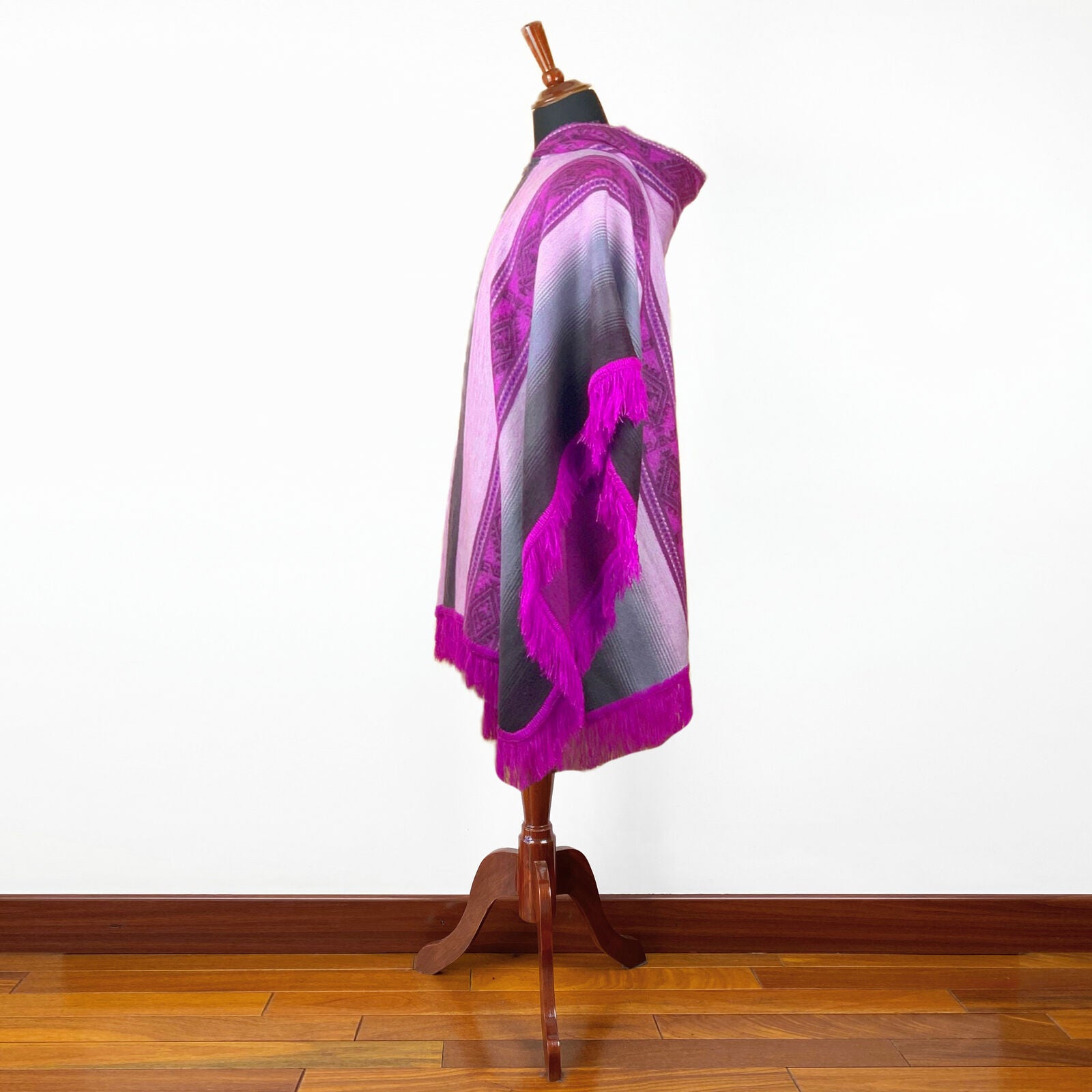 Saguambi - Lightweight Baby Alpaca Hooded Fringed Poncho - Purple - Unisex