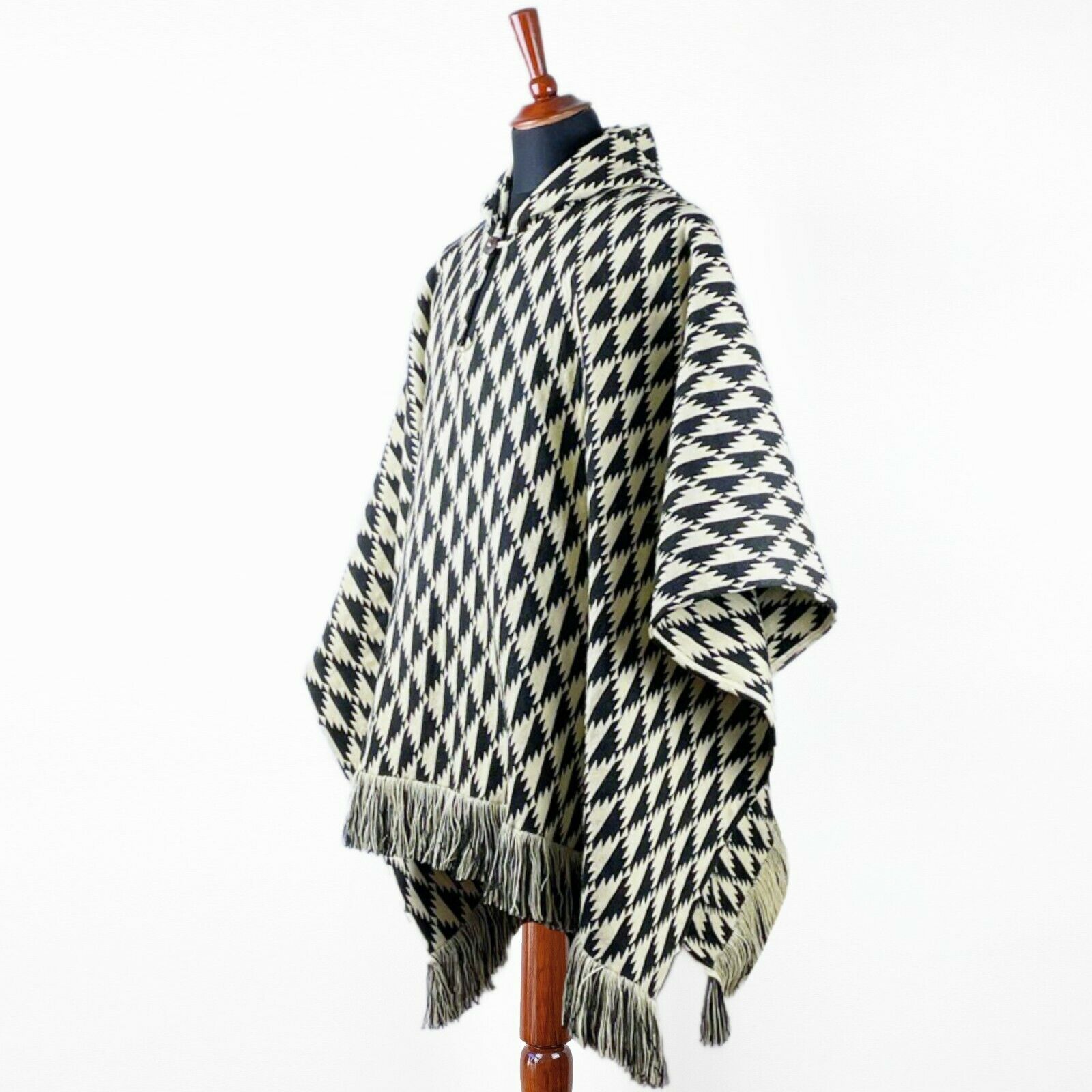 Ikian - Baby Alpaca wool Hooded Unisex Poncho XXL - Aztec Chex pattern - Black/White