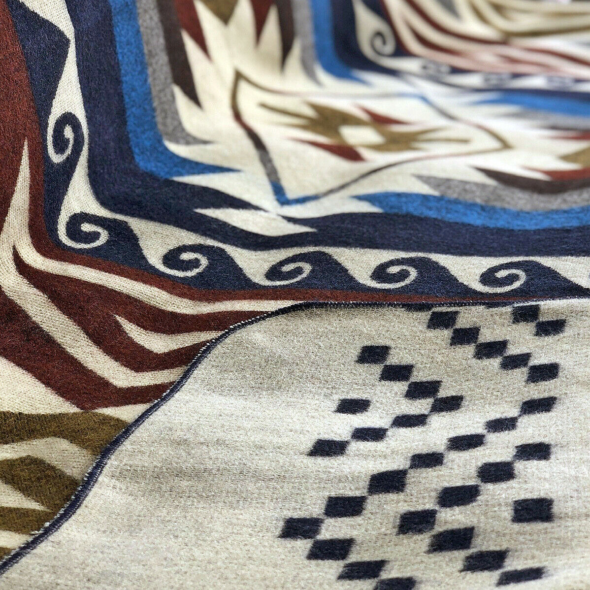 Azogues - Baby Alpaca Blanket - California King - Reversible Aztec Southwest Pattern