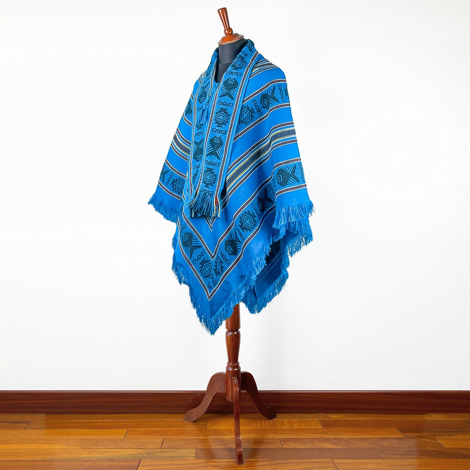 Chuchumblezo - Alpaca wool Serape Poncho with scarf - Piranha pattern - Blue - Unisex