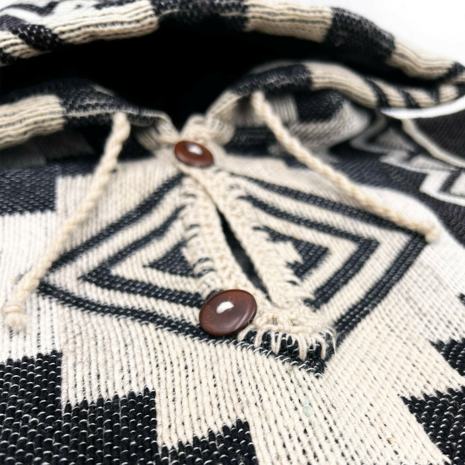 Tuna - Llama Wool Unisex South American Handwoven Thick Hooded Poncho - Andean pattern - natural colours